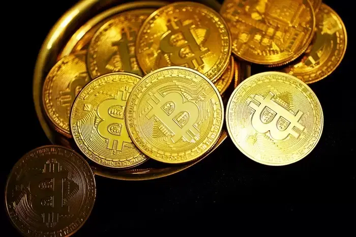 10-year dormant Bitcoin, surprise massive movement...Quietly accumulated, why now?