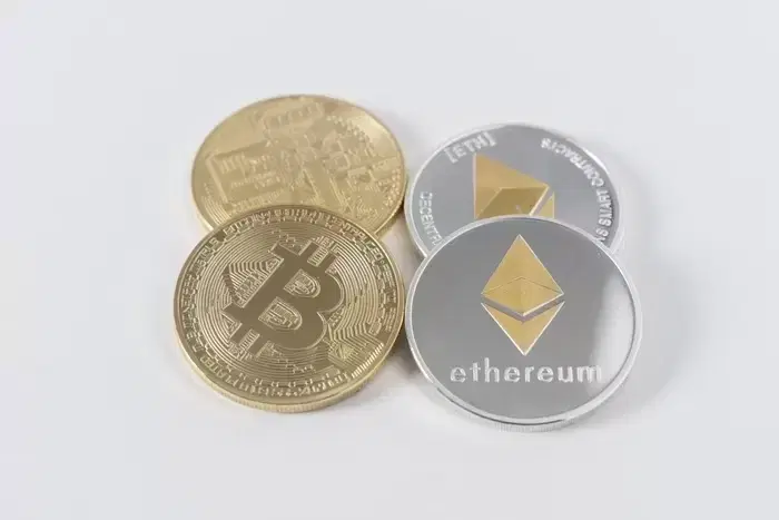 Bitcoin Smiles Alone, Ethereum Left Out?...The Bare Truth of Institutional Funds That Flipped the April Rebound