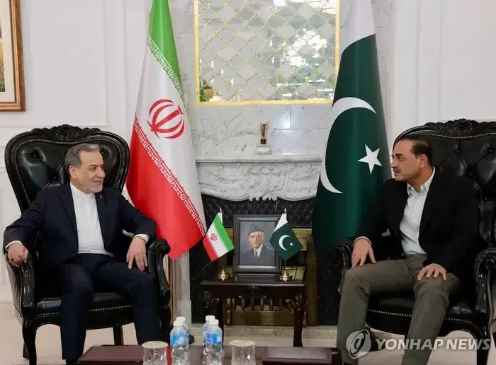 "Iran's Foreign Minister conveys 'ceasefire considerations' to Pakistani side" <Iranian media>
