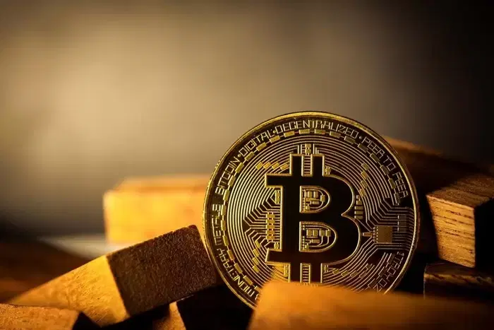 Giant Hand Pours in $243 Billion… Will Bitcoin Break Through the $82,000 Wall and Soar?